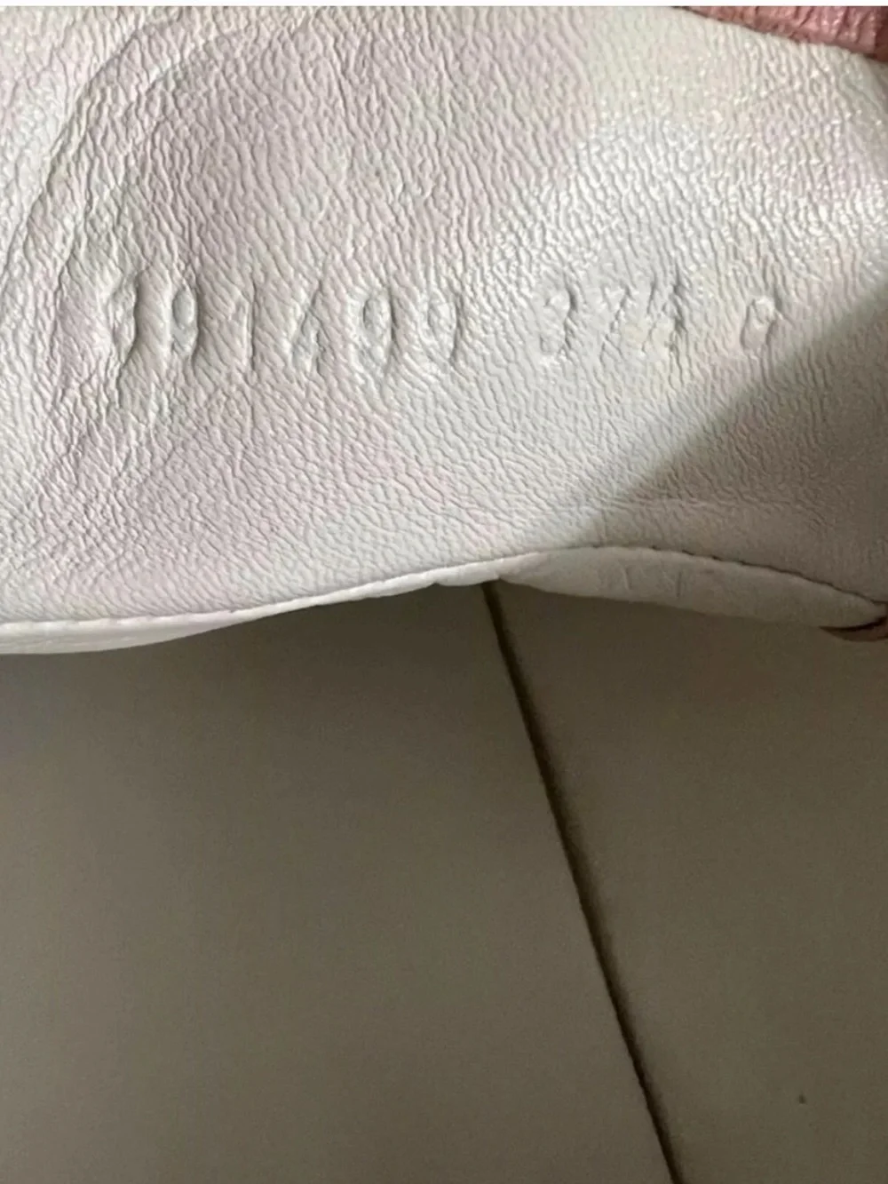 Set Gucci Blush Pink Guccissima  Leather High-Top Sneakers and Crossbody Bag